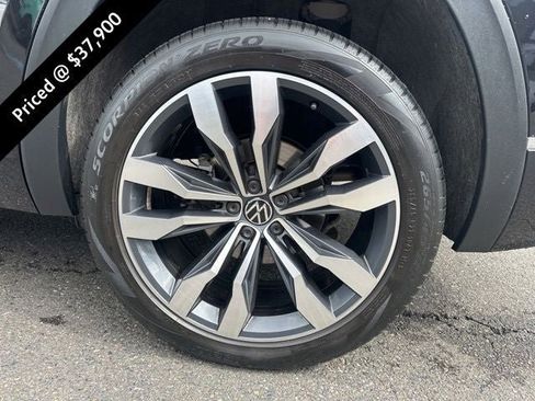 Certified 2023 Volkswagen Atlas SEL Premium AWD/4WD image 3
