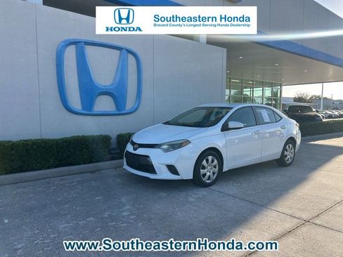 Used 2015 Toyota Corolla LE image 1