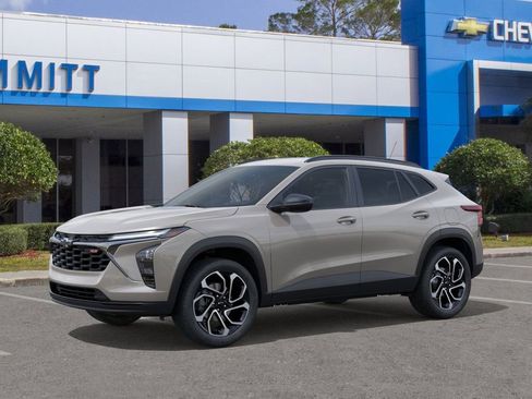 New 2026 Chevrolet Trax RS w/ Driver Confidence Package image 2