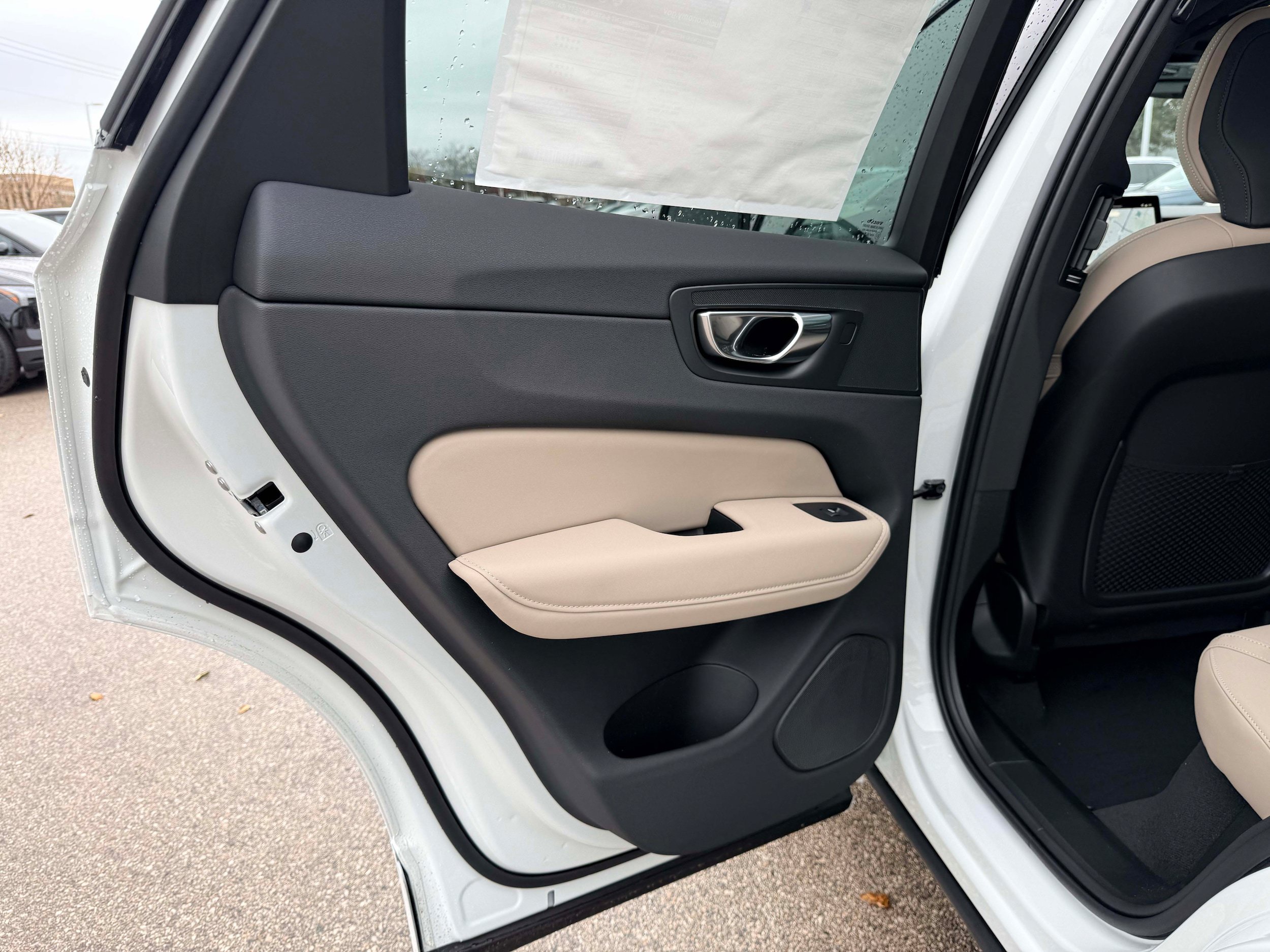 New 2026 Volvo XC60 B5 Core AWD/4WD image 14