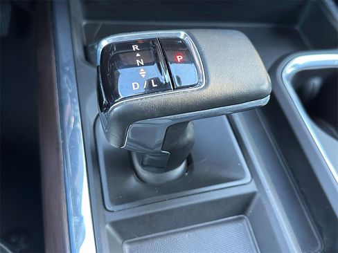 Used 2024 GMC Sierra 1500 SLT w/ SLT Premium Plus Package image 29