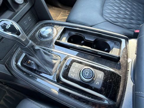 Used 2024 INFINITI QX80 Sensory AWD/4WD image 33