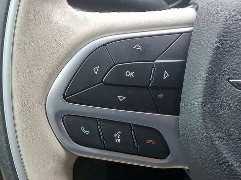 Used 2021 Chrysler Pacifica Limited w/ Premium & Safety Sphere Group image 20