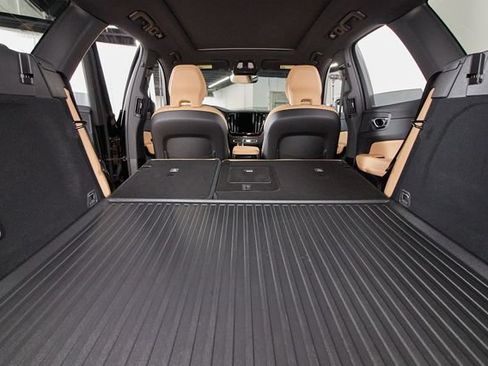 Certified 2025 Volvo XC60 B5 Ultra w/ Protection Package Premier AWD/4WD image 24