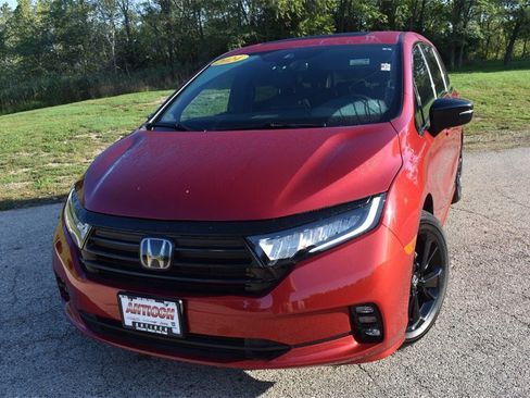 Used 2024 Honda Odyssey Sport image 12