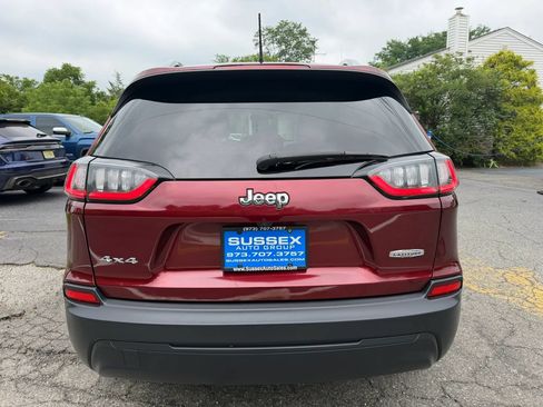 Used 2020 Jeep Cherokee Latitude w/ Cold Weather Group AWD/4WD image 5