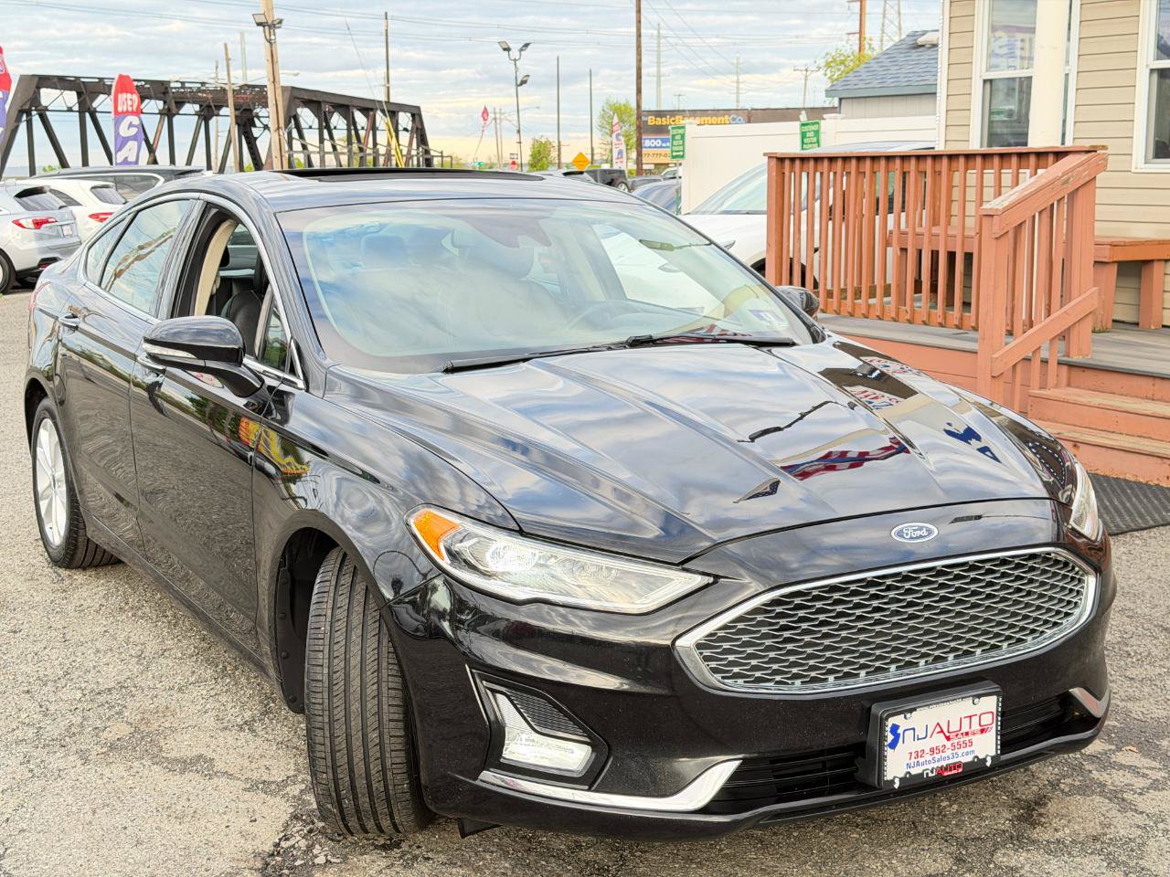 Used 2019 Ford Fusion Energi Titanium FWD image 95