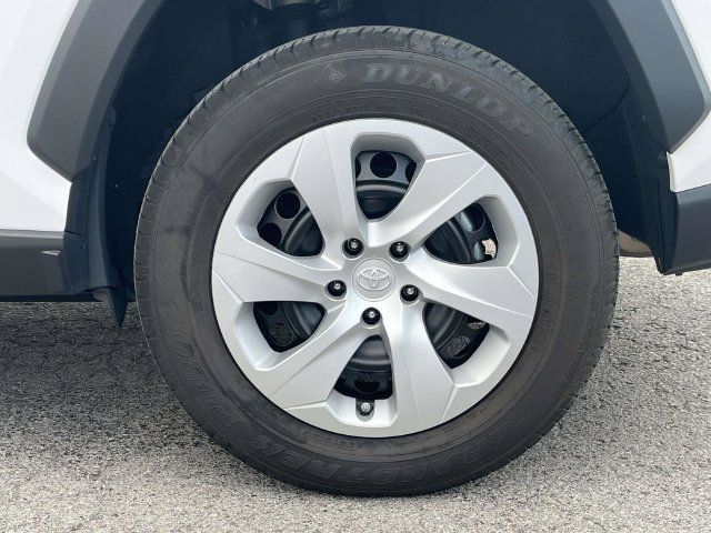 Used 2024 Toyota RAV4 LE AWD/4WD image 11