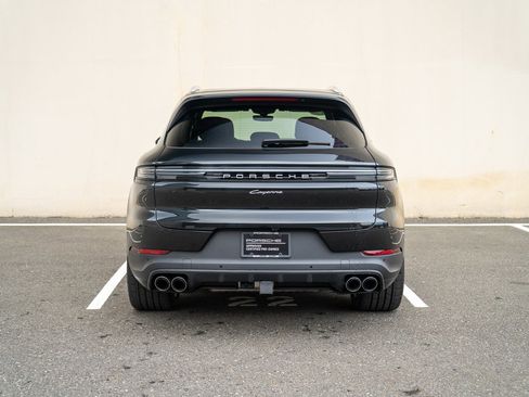 Used 2024 Porsche Cayenne E-Hybrid image 7