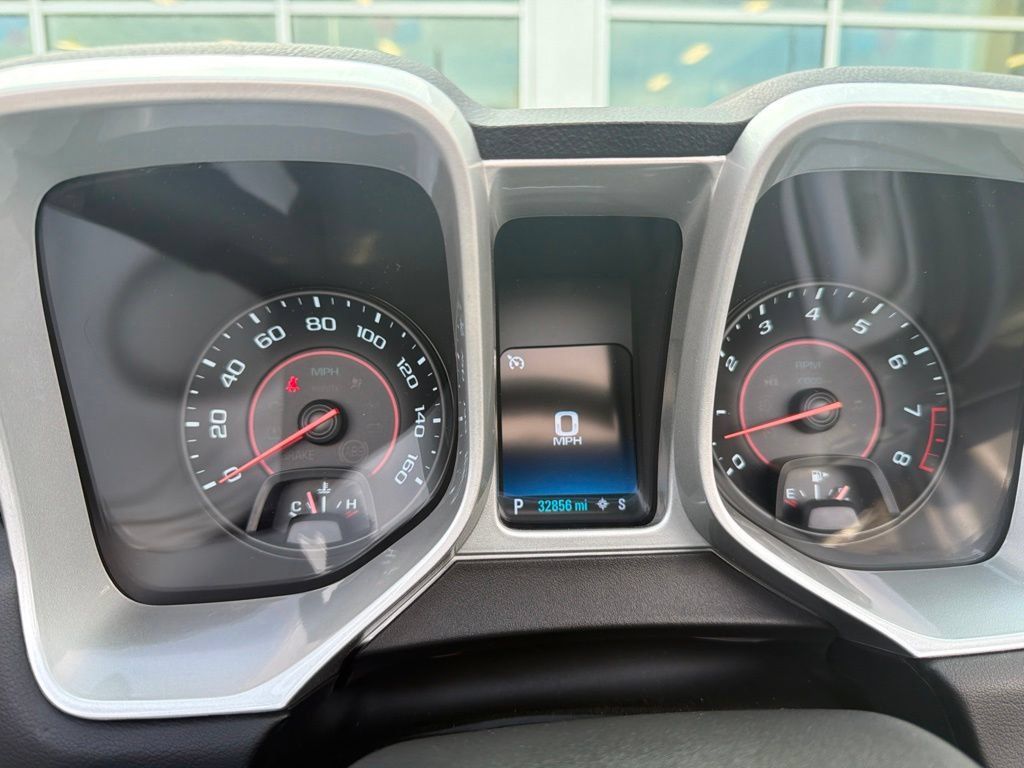 Used 2015 Chevrolet Camaro LT RWD image 10