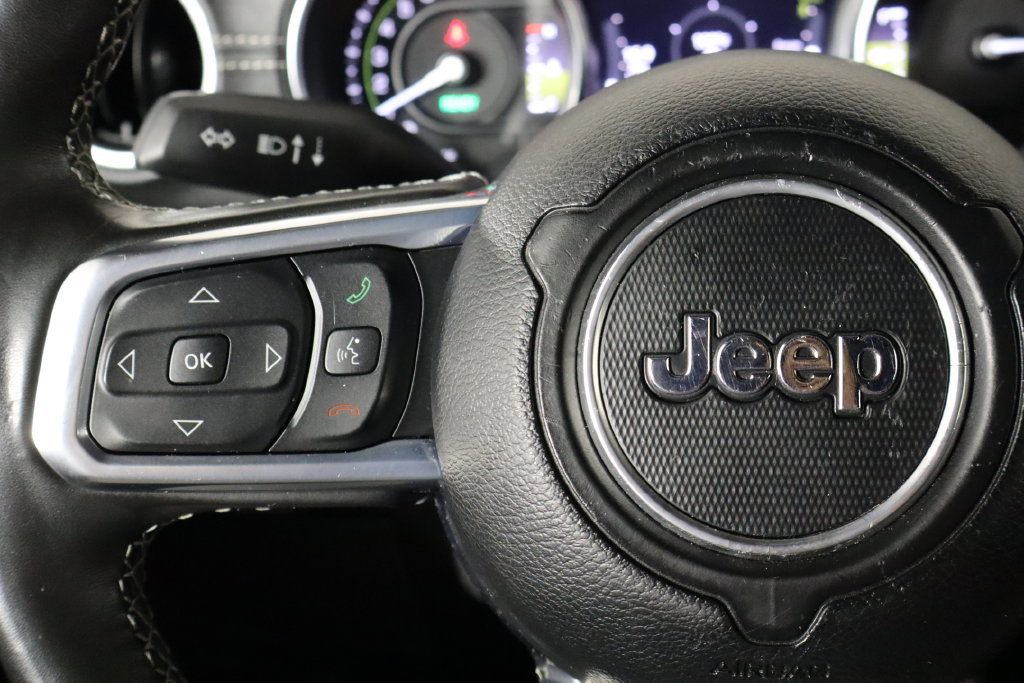Used 2022 Jeep Wrangler Unlimited Sahara w/ Cold Weather Group AWD/4WD image 8