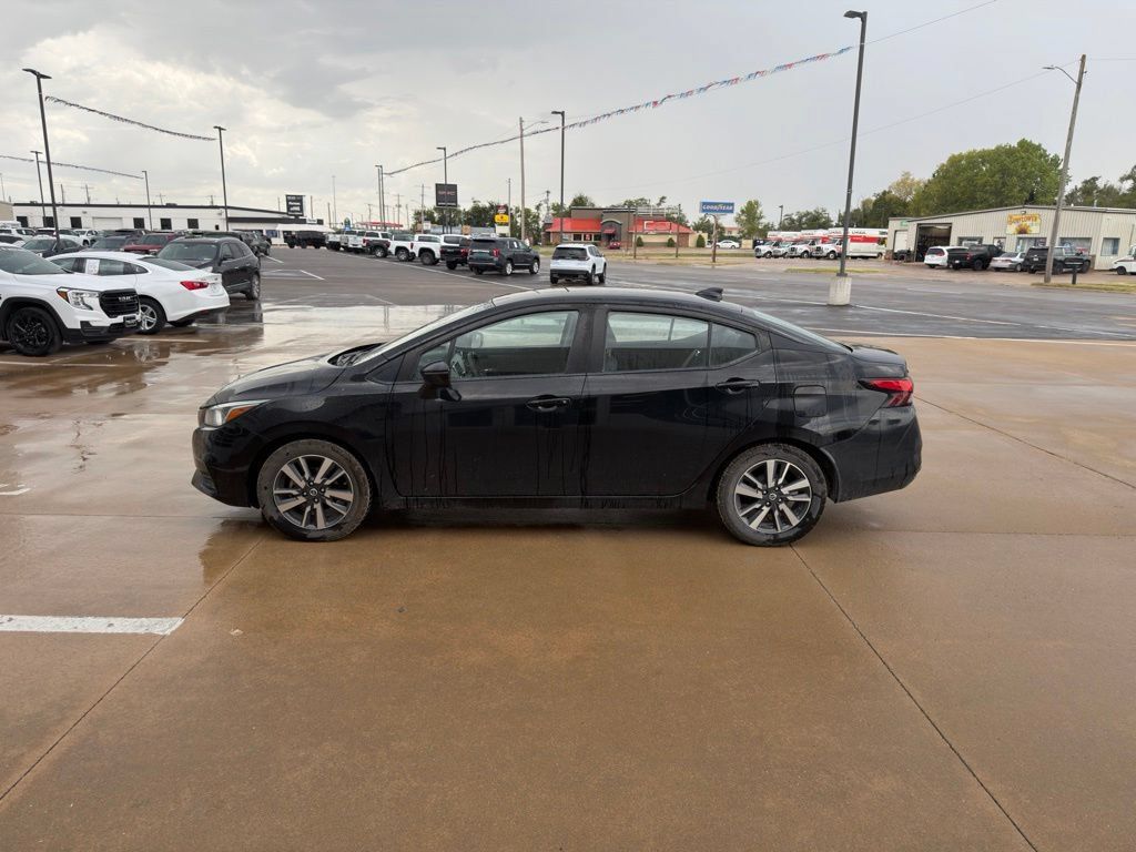 Used 2021 Nissan Versa SV FWD image 7