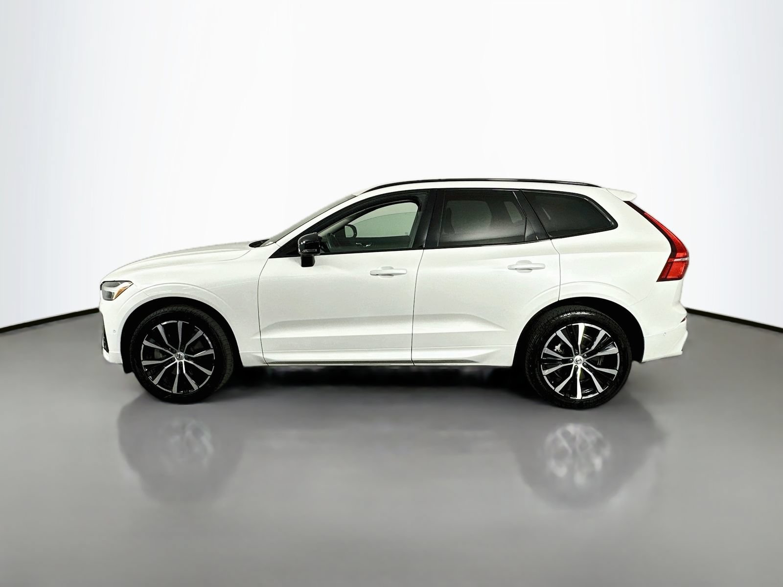 Used 2023 Volvo XC60 B6 Ultimate AWD/4WD image 4