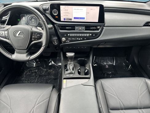 Certified 2025 Lexus ES 300h w/ Luxury Package image 16