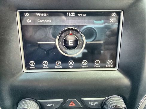 Used 2021 Jeep Grand Cherokee Laredo image 19