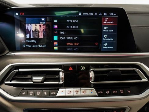 Used 2022 BMW X7 M50i w/ Dynamic Handling Package image 46