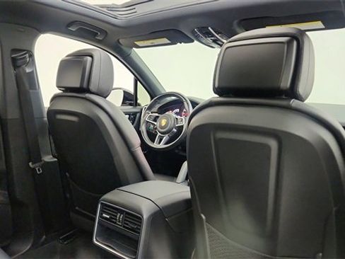 Used 2021 Porsche Cayenne Base image 26