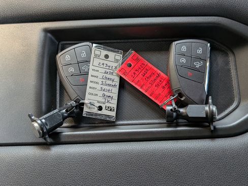 Used 2025 Chevrolet Silverado 1500 Custom Trail Boss w/ Turbomax Blackout Package image 34