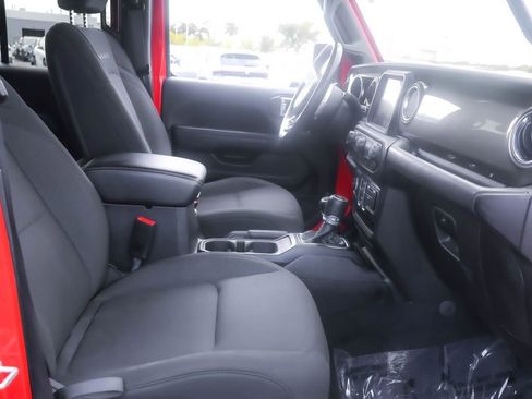 Used 2020 Jeep Wrangler Unlimited Sahara w/ Uconnect 4C Nav & Sound Group image 35