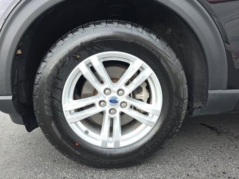 Used 2021 Ford Explorer XLT w/ Equipment Group 202A AWD/4WD image 8