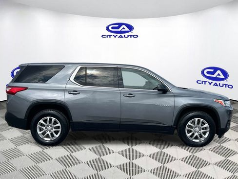 Used 2020 Chevrolet Traverse LS FWD image 2