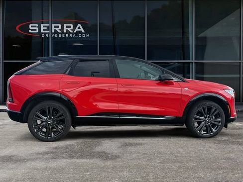 Certified 2026 Cadillac Optiq Sport 2 w/ LPO, Floor Liner Package AWD/4WD image 6