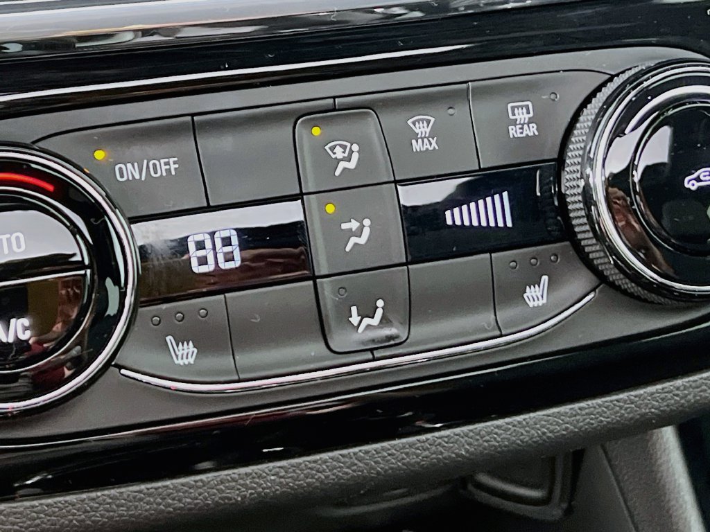 New 2026 Buick Envista Sport Touring w/ Convenience I Package FWD image 18