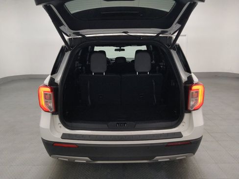 Used 2020 Ford Explorer XLT w/ Equipment Group 202A RWD image 29
