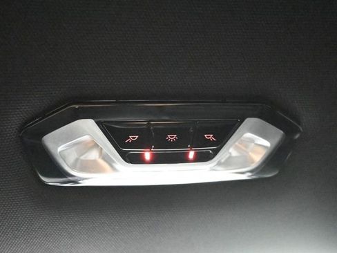 Used 2020 BMW 330i xDrive Sedan w/ Convenience Package image 18