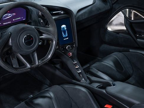 Used 2018 McLaren 720S Performance RWD image 42