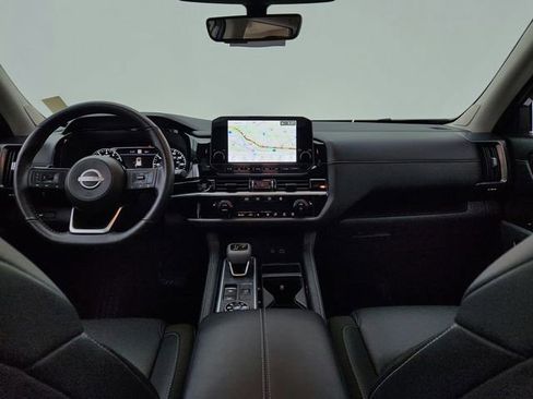 Used 2025 Nissan Pathfinder SL w/ SL Premium Package image 39