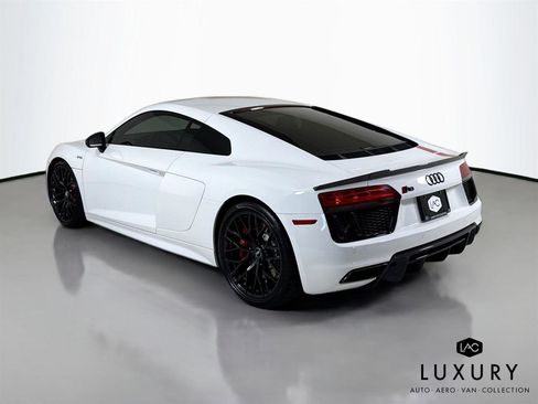 Used 2018 Audi R8 V10 w/ Premium Package image 6