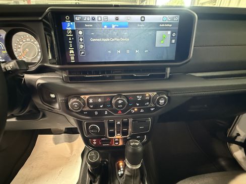 Used 2026 Jeep Wrangler Unlimited Rubicon w/ Safety Group AWD/4WD image 22