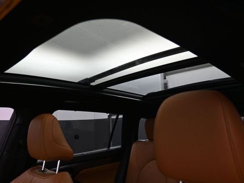 Certified 2025 Toyota Highlander Platinum image 28