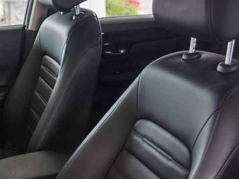 Used 2025 Honda CR-V EX-L image 23