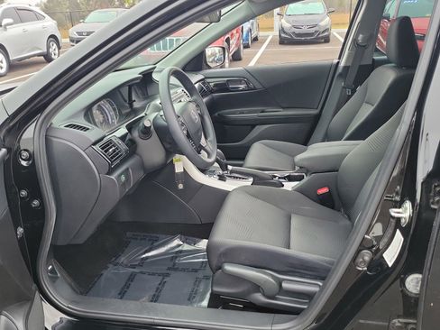 Used 2016 Honda Accord LX image 15