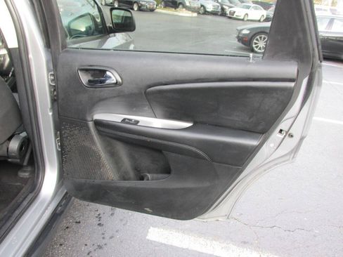 Used 2017 Dodge Journey SE w/ Flexible Seating Group FWD image 27