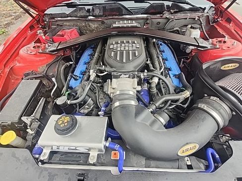 Used 2011 Ford Mustang GT Premium image 2