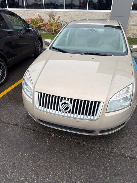 Used 2007 Mercury Milan Premier FWD image 2