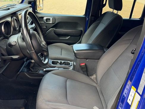 Used 2020 Jeep Wrangler Unlimited Sport image 2