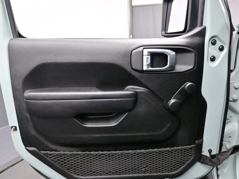 Used 2023 Jeep Wrangler Willys image 10