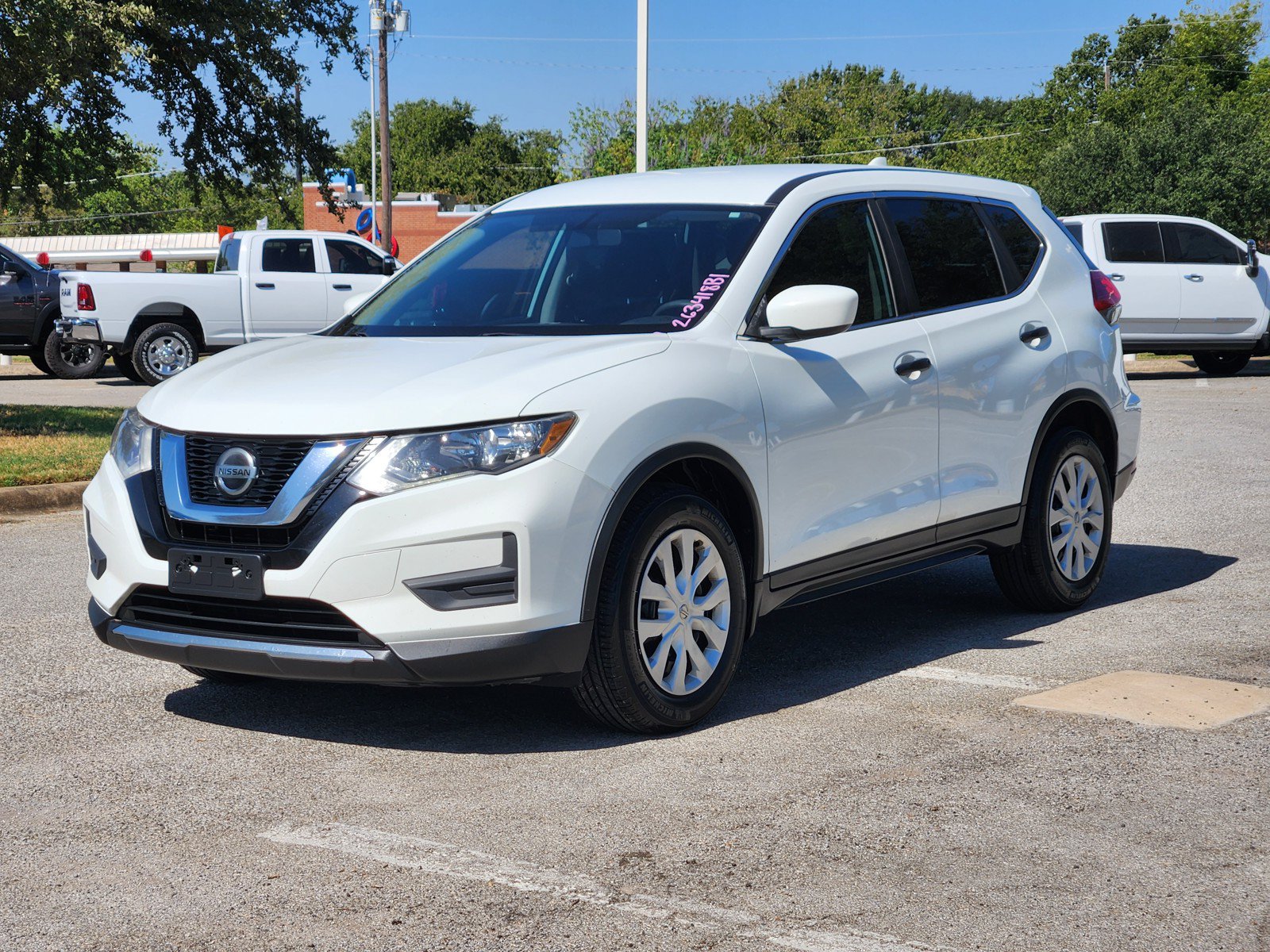 Used 2018 Nissan Rogue S FWD image 2