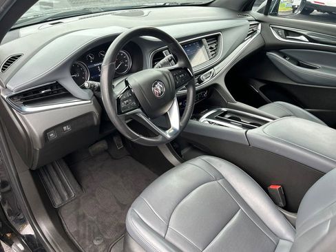 Used 2023 Buick Enclave Essence AWD/4WD image 21