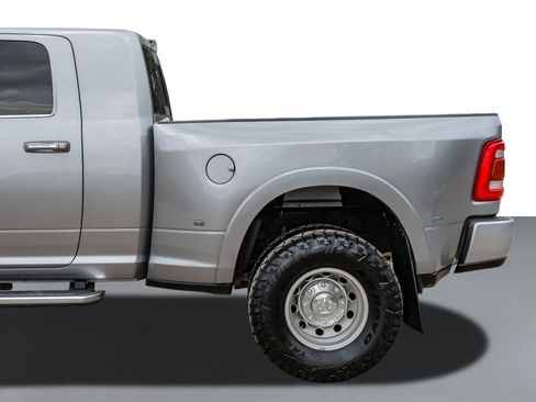 Used 2022 RAM 3500 Laramie AWD/4WD image 11