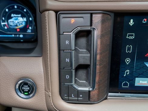 Used 2023 GMC Yukon XL Denali w/ Denali Reserve Package image 28