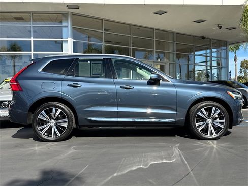 Certified 2023 Volvo XC60 B5 Plus w/ Climate Package image 6