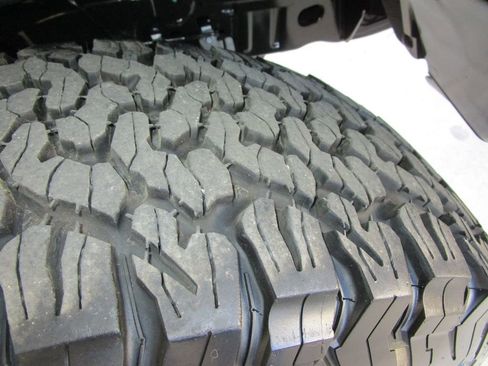 Used 2024 Ford Bronco Raptor w/ Interior Carbon Fiber Pack 6 image 11