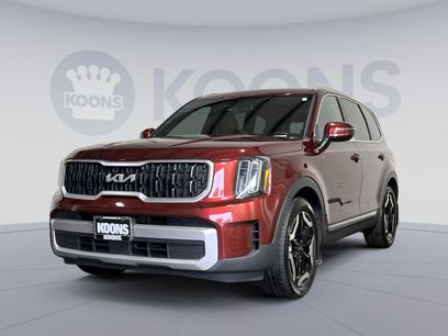 Used 2024 Kia Telluride EX w/ EX Captain's Chair Package
