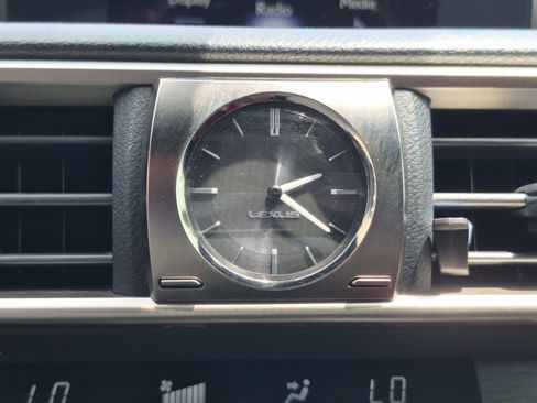 Used 2019 Lexus IS 300 F Sport w/ F Sport Package RWD image 29