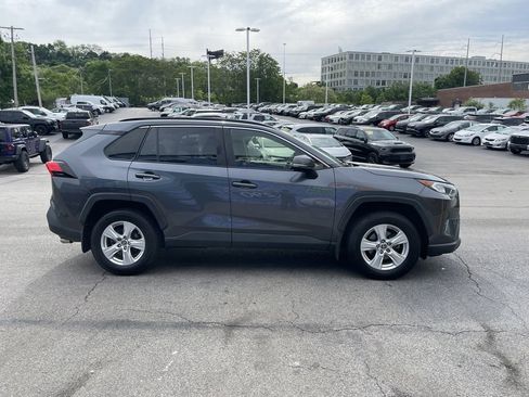 Used 2019 Toyota RAV4 XLE AWD/4WD image 7
